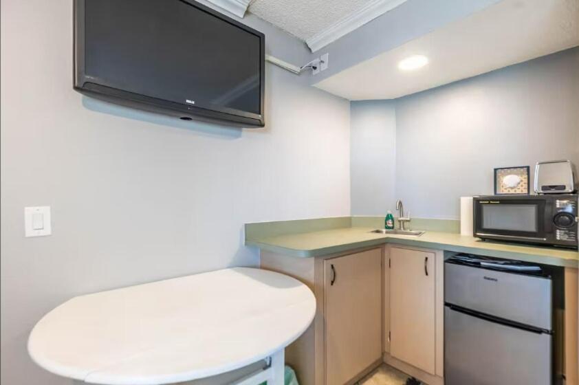 Ocean View Condo - Steps To Beach - Ace Location 클리어워터 비치 외부 사진