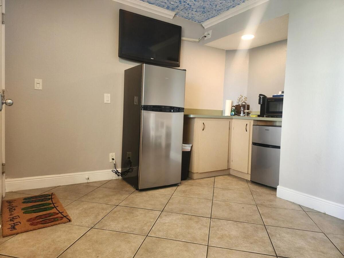 Ocean View Condo - Steps To Beach - Ace Location 클리어워터 비치 외부 사진